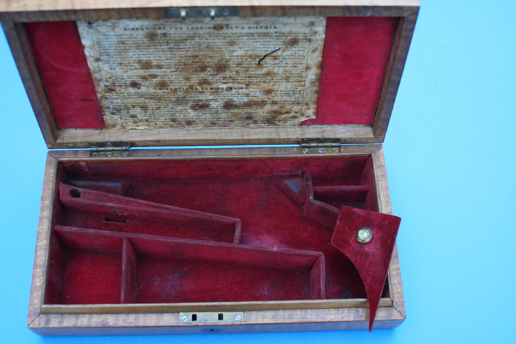 Maple Colt London Pocket revolver case and accoutrements