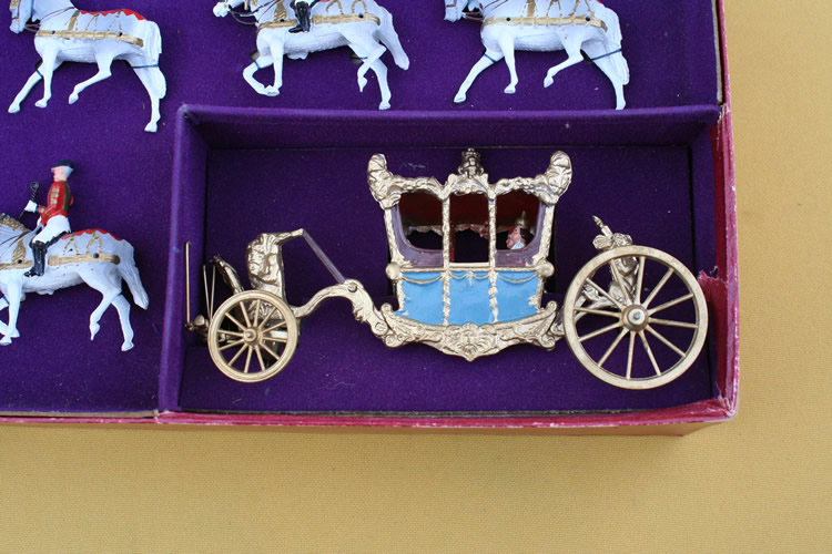 Britains Her Majesty's State Coach 9401