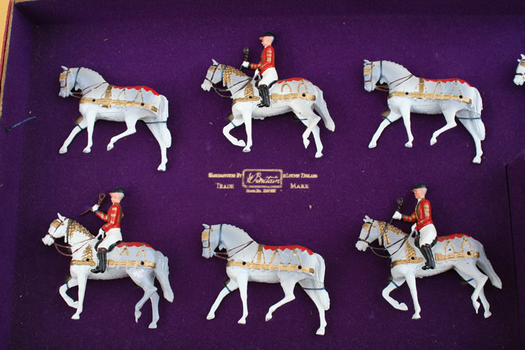 Britains Her Majesty's State Coach 9401